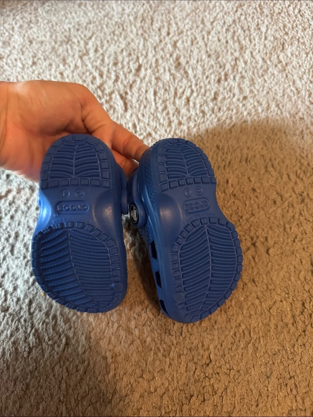 CROCS Kids Classic Clog in Royal Blue size 4